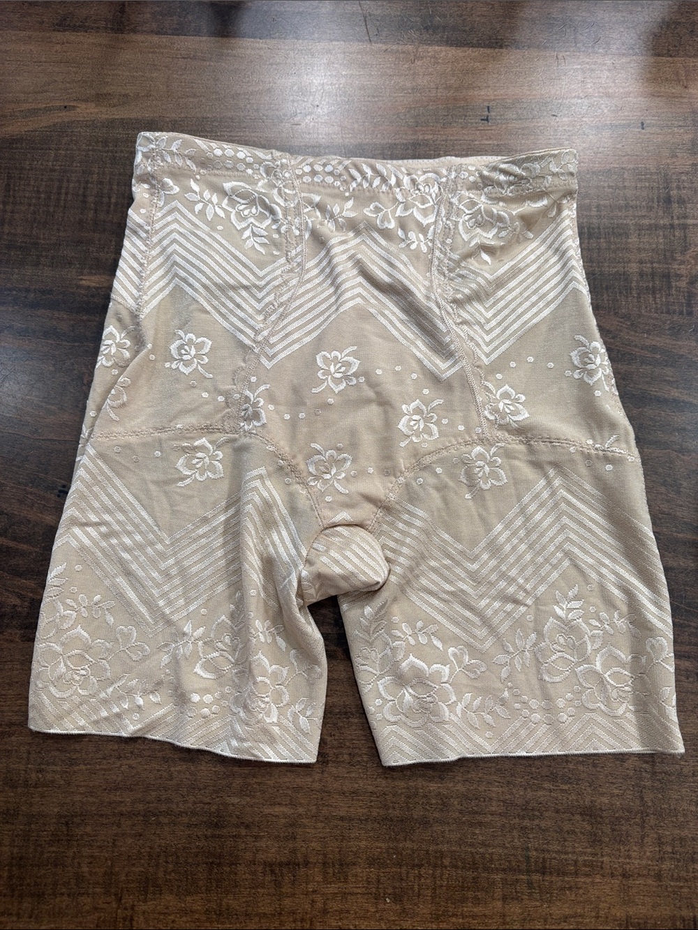 High-Waist Shaping Shorts with Floral Jacquard in Beige